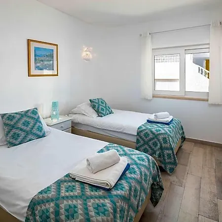 Senhora Da Sleeps 6 Air Con 公寓